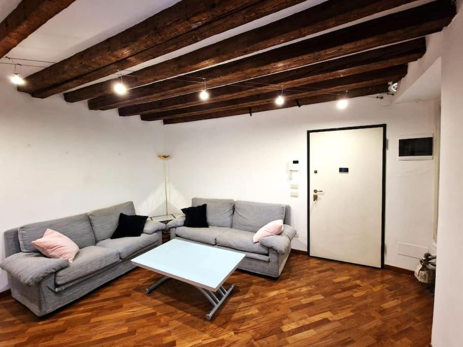 Magnifico Appartamento Ristrutturato Milaan Buitenkant foto