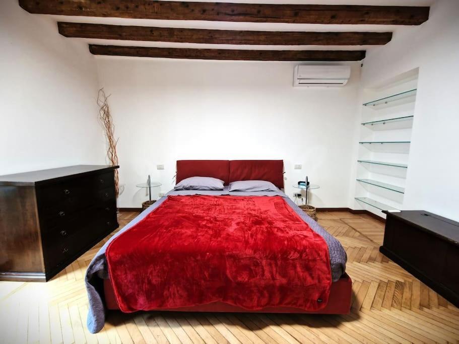 Magnifico Appartamento Ristrutturato Milaan Buitenkant foto